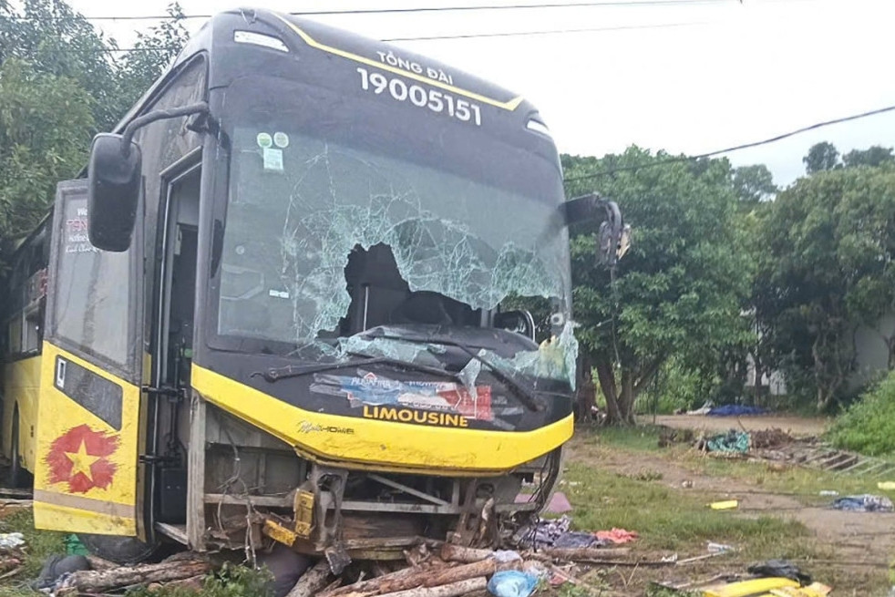 Bản tin sáng 25/7: Lật xe khách ở Hà Tĩnh, 9 người tử vong