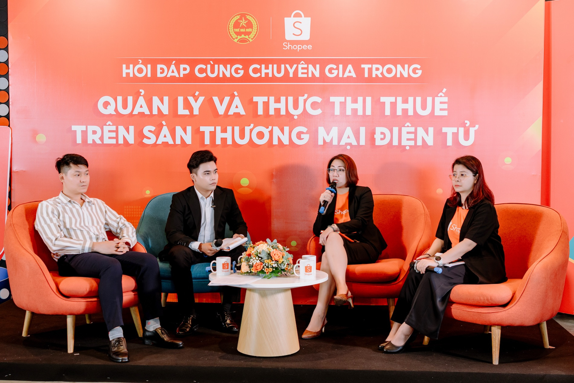 Shopee phối hợp với cơ quan thuế, giải đáp thắc mắc của hàng ngàn nhà bán