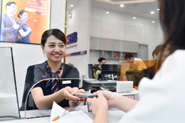 Cuộc đua tăng vốn điều lệ: Vietcombank giữ ngôi vương, nhóm ngân hàng tư nhân bứt tốc