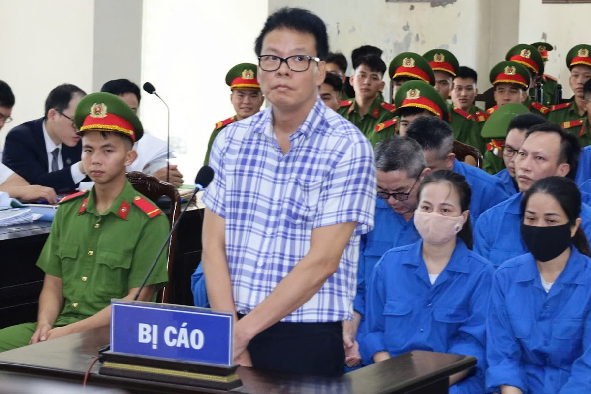 Cựu Tổng biên tập Tạp chí Môi trường và Đô thị Việt Nam bị đề nghị 13-14 năm tù