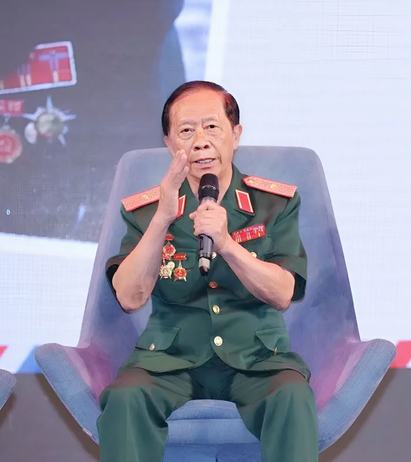 Đồng Sỹ Hậu.jpeg