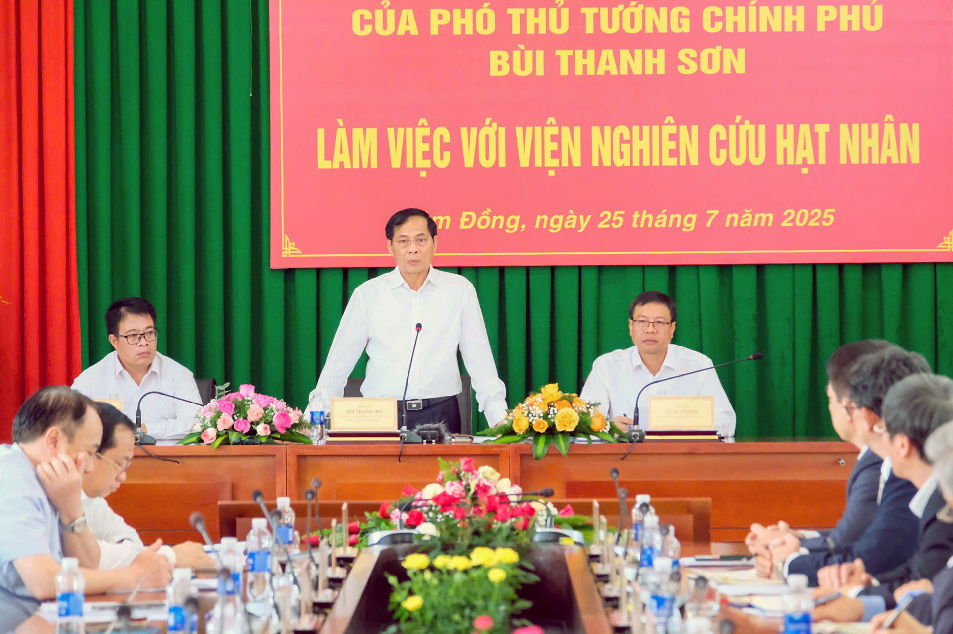 Pho Thu tuong Bui Thanh Son lam viec tai Lam Dong  2.jpg