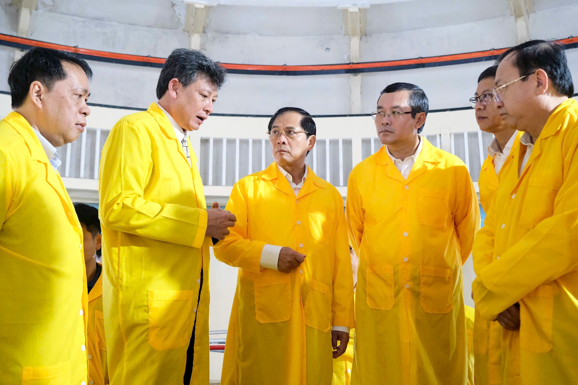Phó Thủ tướng Bùi Thanh Sơn làm việc với Viện Nghiên cứu hạt nhân Đà Lạt