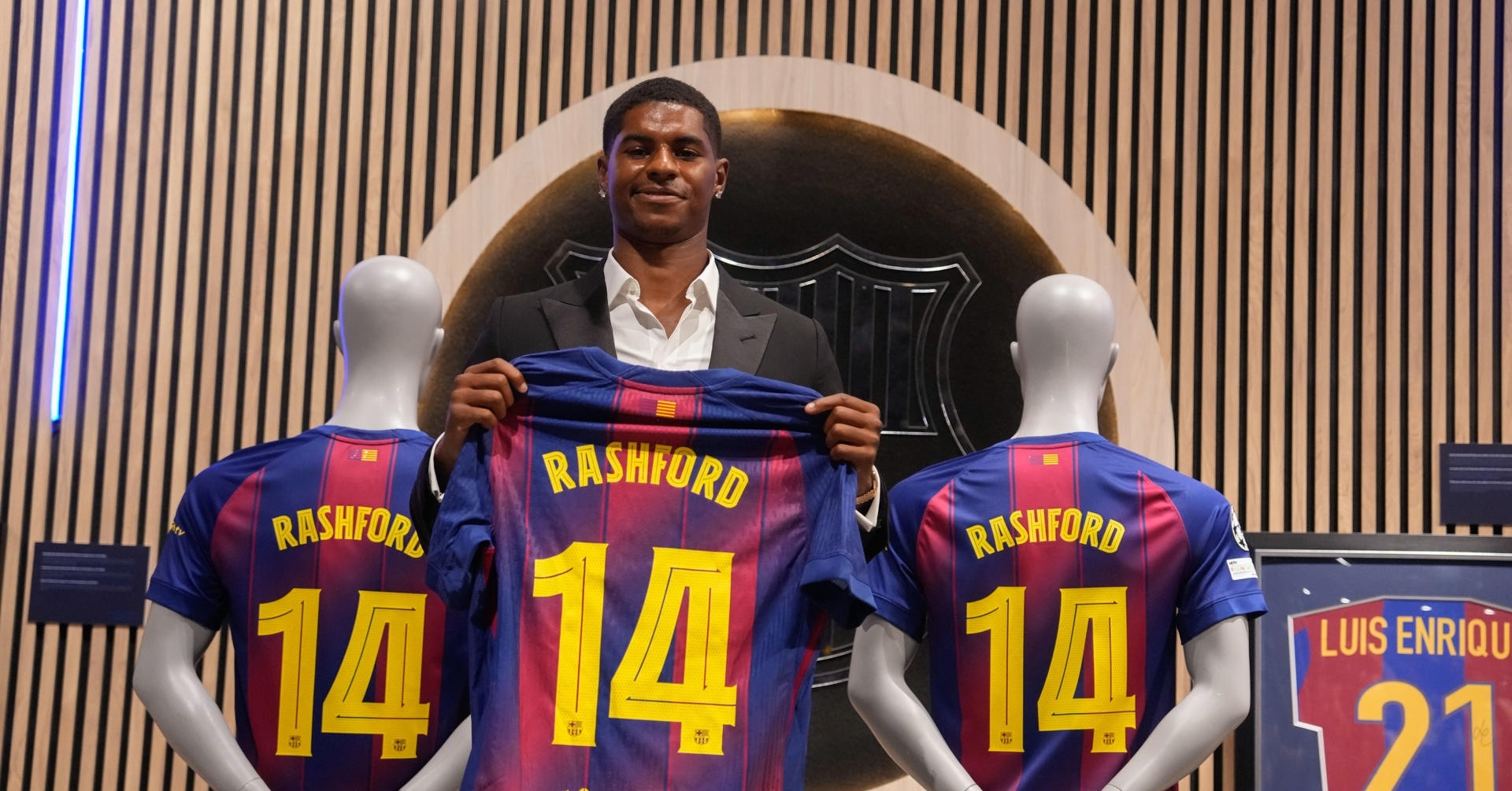 Rashford ra mắt Barca với áo biểu tượng: Vì chúng ta cần nhau
