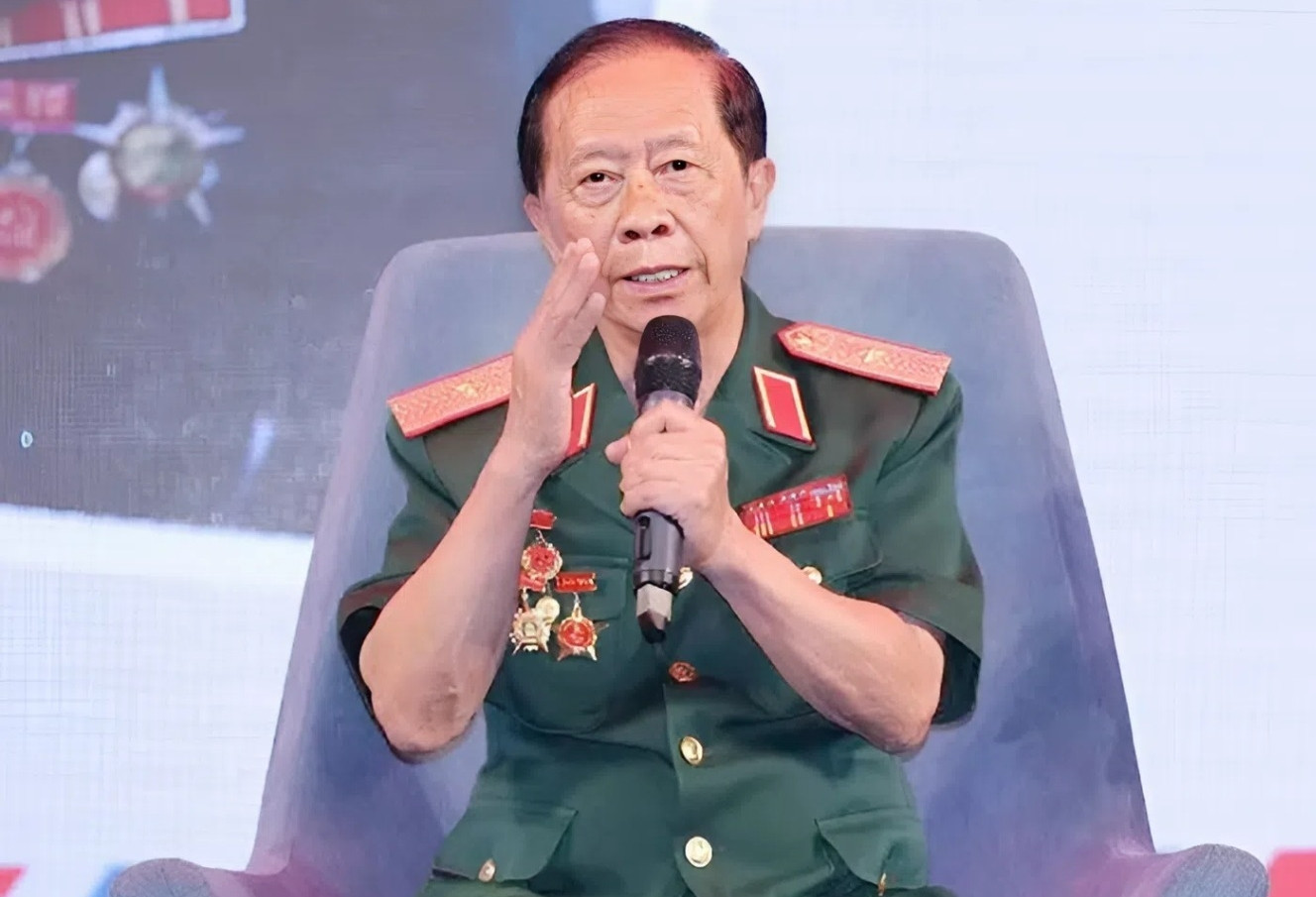 Thiếu tướng Hồ Sỹ Hậu ra mắt tiểu thuyết 'Dòng sông mang lửa'