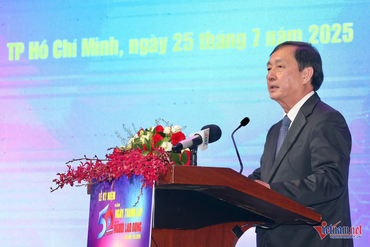 W-anh đạt tuyên giáo.jpg