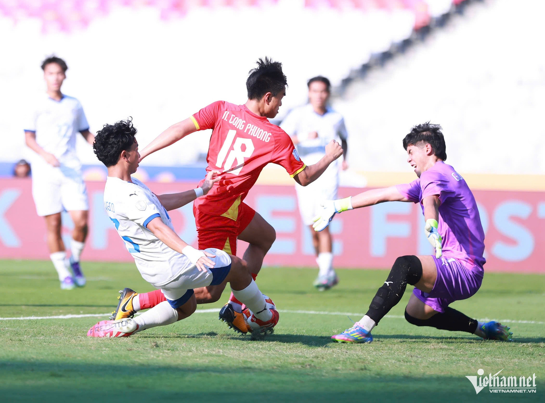 W-u23 viet nam vs u23 philippines 1.jpg