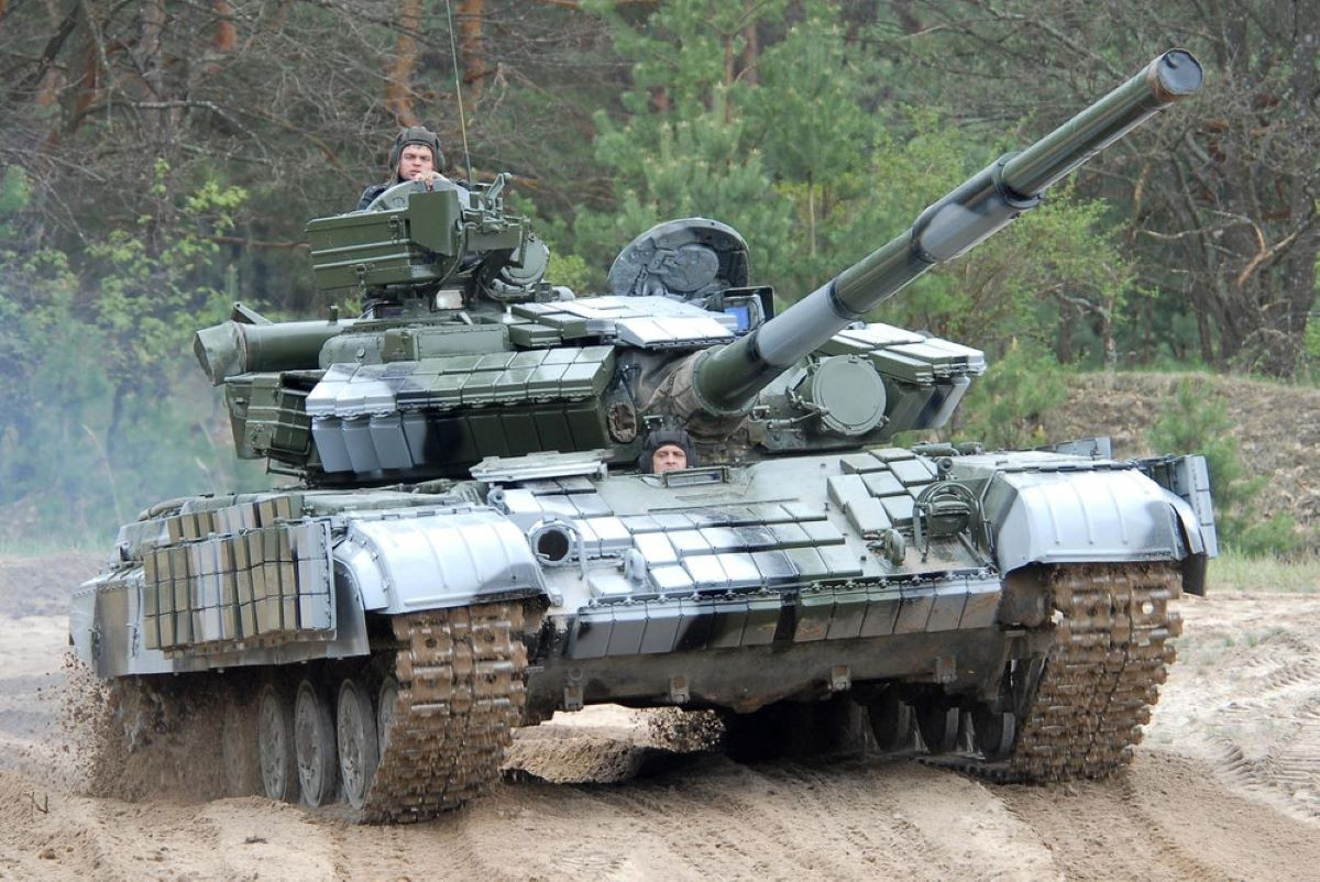 Xe tăng BM Oplot Ukraine.jpg