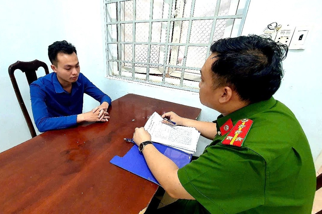 Bắt giữ thành viên nhóm 'hội bùa ngải' dụ người phụ nữ quay clip khỏa thân