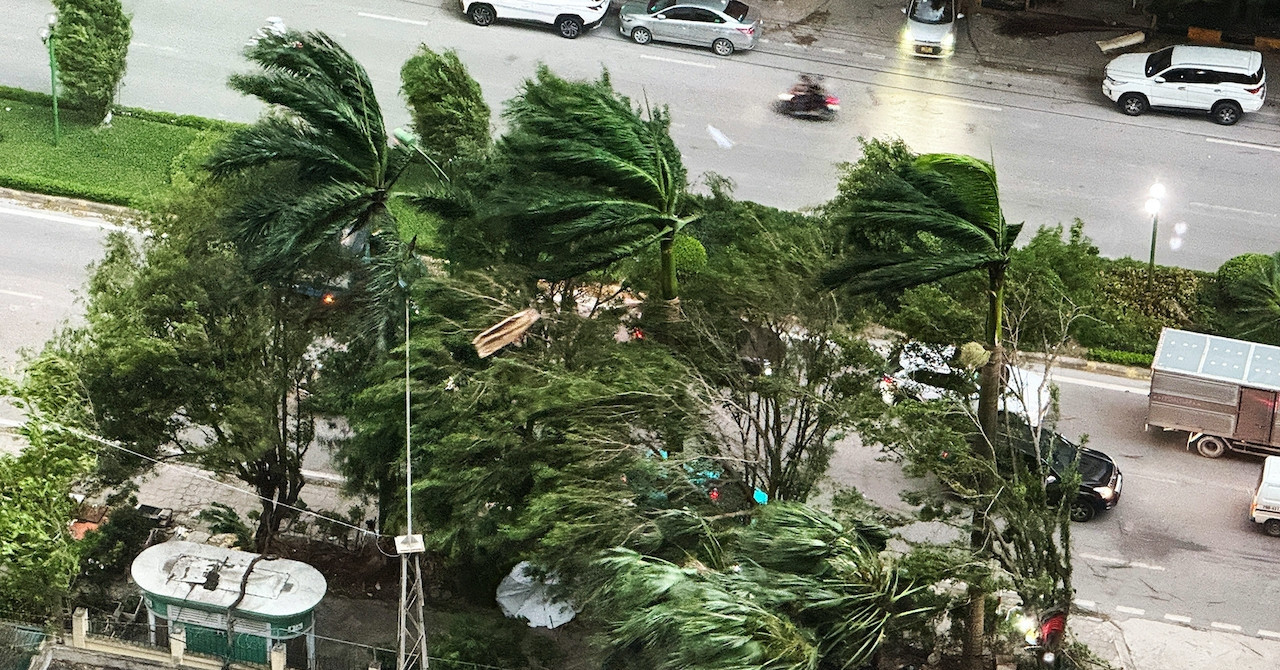 Cảnh báo mưa đá, giông lốc ở Hà Nội