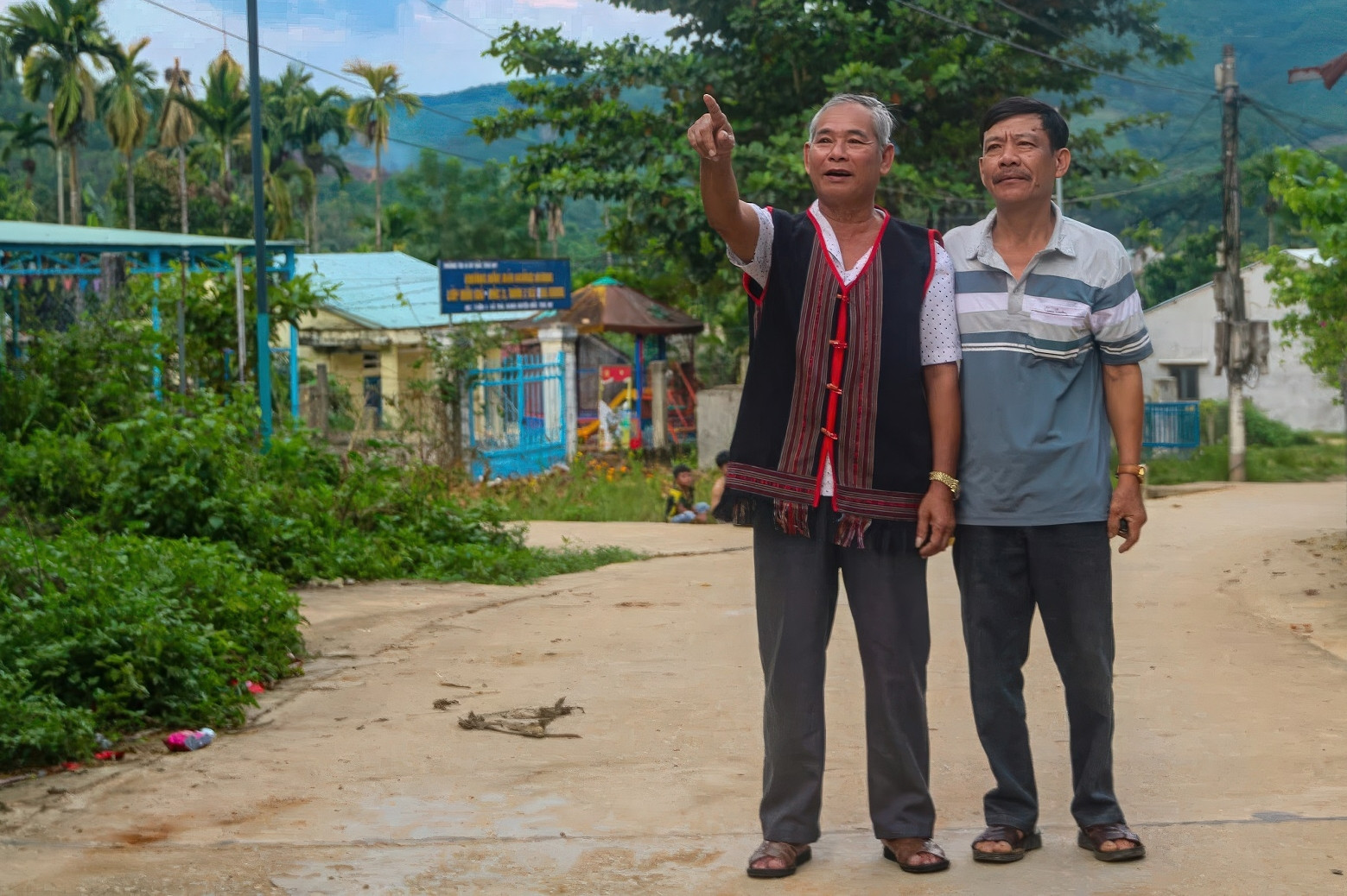 Già làng 72 tuổi làm kinh tế giỏi, giúp nhiều người Co vươn lên thoát nghèo