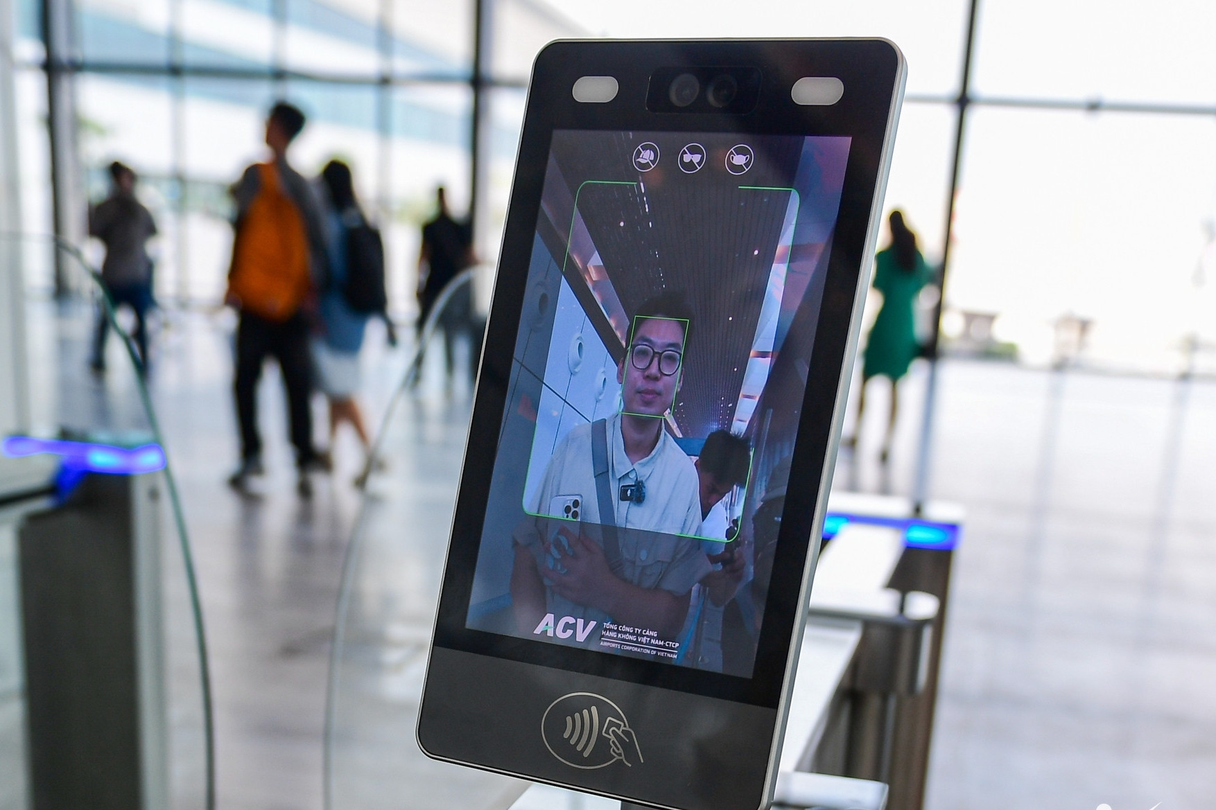 Hành khách đến nhà ga T3 được nhận diện khuôn mặt, không cần giấy tờ