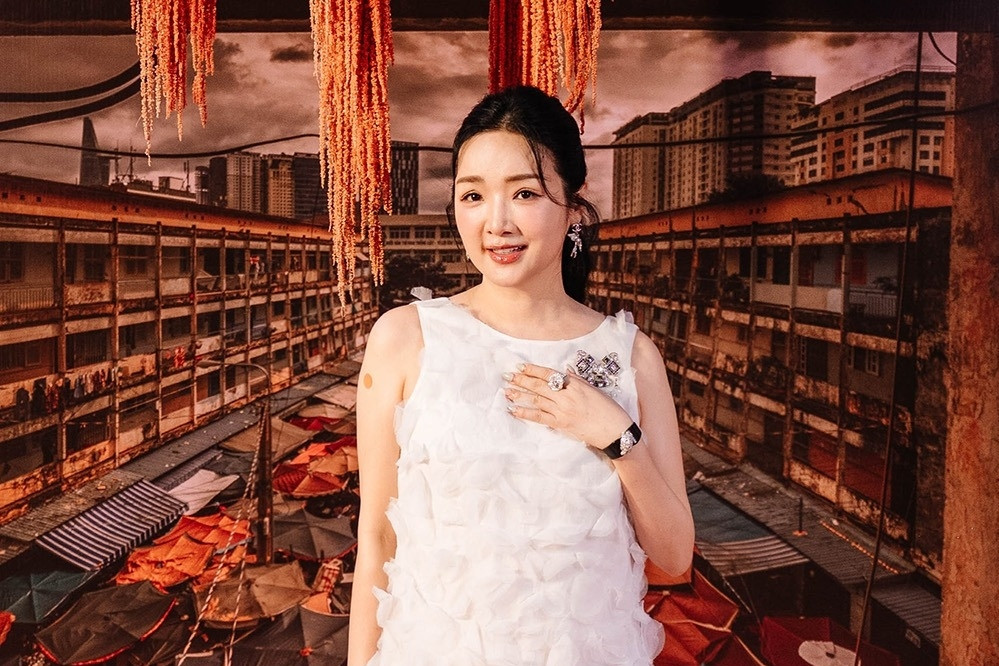 Hoa hậu Giáng My thần thái ngút ngàn tại triển lãm nghệ thuật