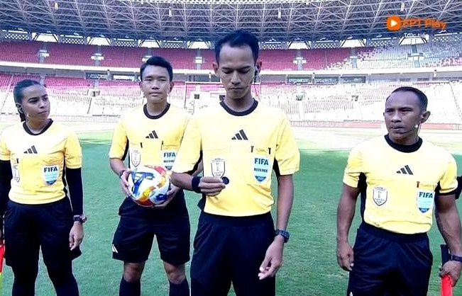 Hy hữu: Trọng tài rút thẻ đỏ nhầm cầu thủ trận U23 Việt Nam hạ Philippines