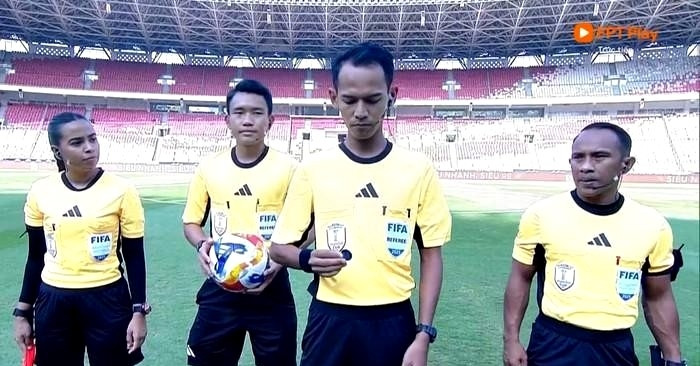 Hy hữu: Trọng tài rút thẻ đỏ nhầm cầu thủ trận U23 Việt Nam hạ Philippines