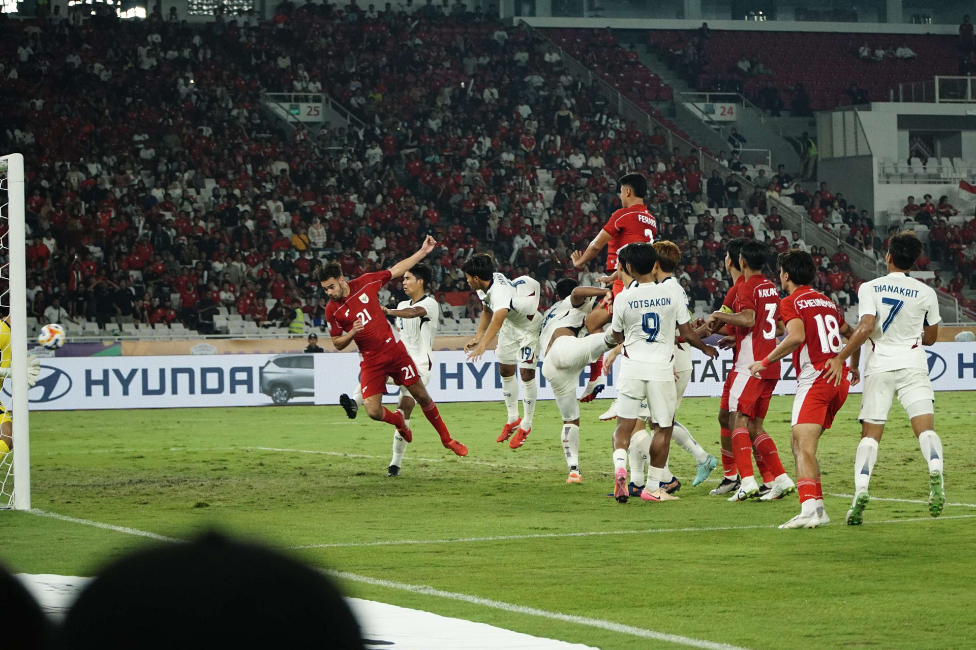 Kompas - Jens Raven U23 ອິນໂດເນເຊຍ U23 Thailand.jpg