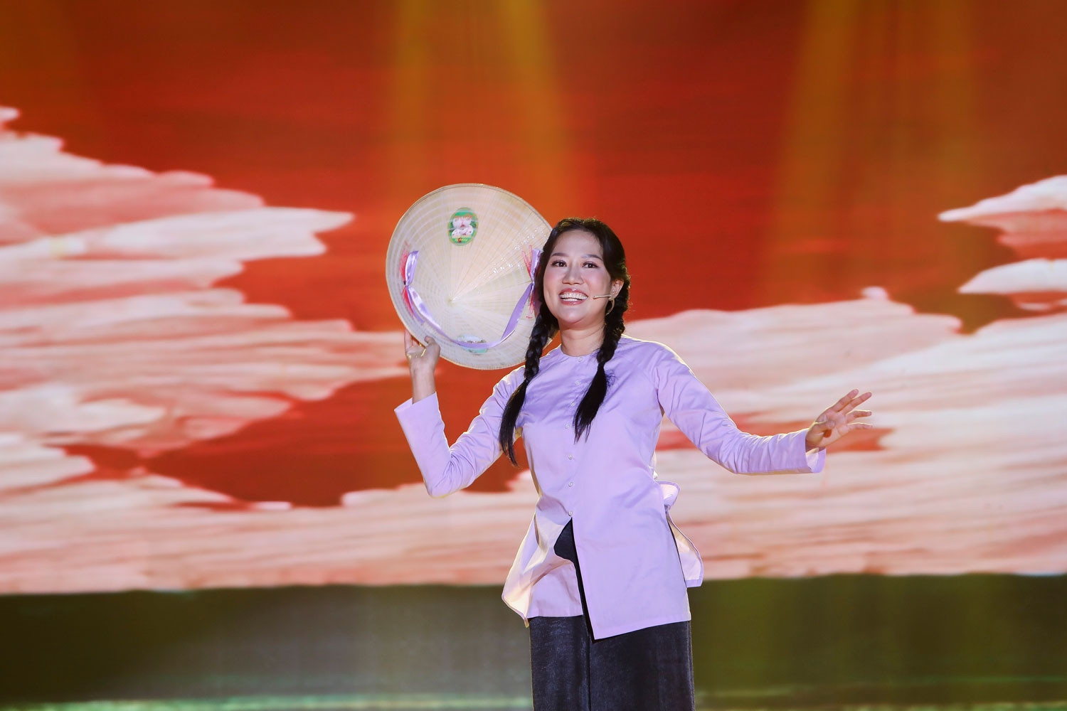 Nữ MC miền Tây gây chú ý ở 'Tình bolero 2025' là ai?