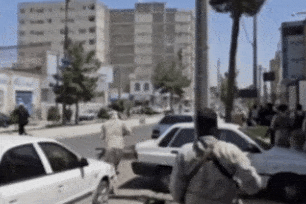 Tấn công khủng bố ở tòa án Iran, 5 dân thường thiệt mạng