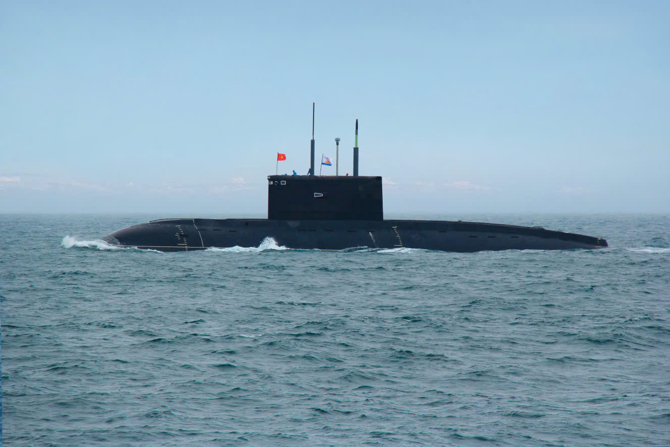 tàu ngầm.jpg