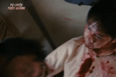 Thanh Sơn đấu súng với Thái Hòa trong phim về cướp máy bay nghẹt thở tại Việt Nam