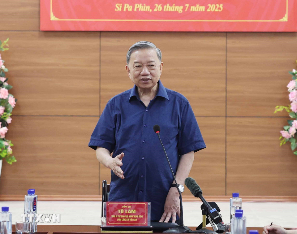 tong bi thu to lam tham tang qua tai xa si pa phin tinh dien bien 8173539 2.jpg