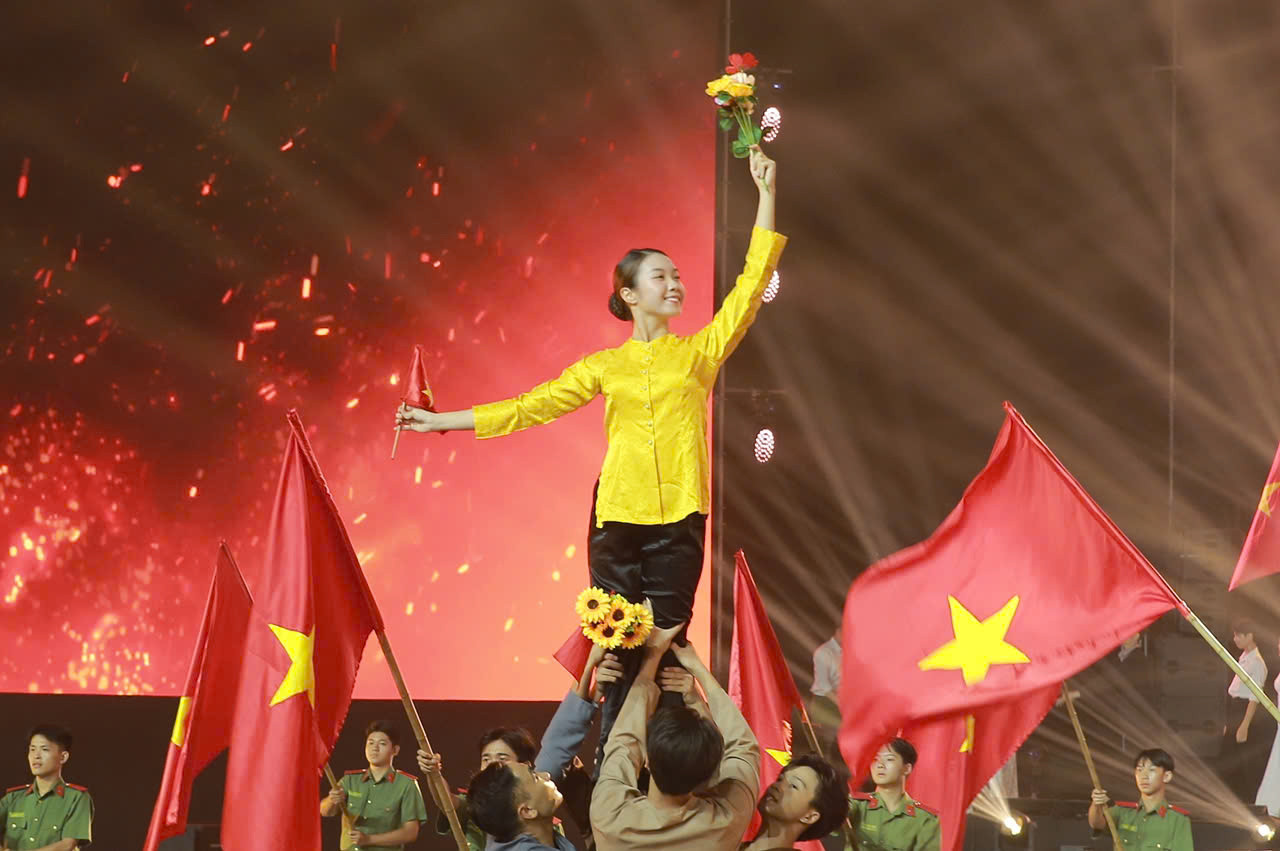 vi an ninh to quoc 2.jpg