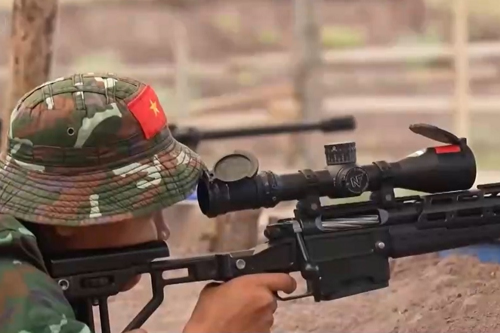 Video quân nhân và cảnh sát Việt Nam tranh tài tại cuộc thi bắn tỉa ở Trung Quốc