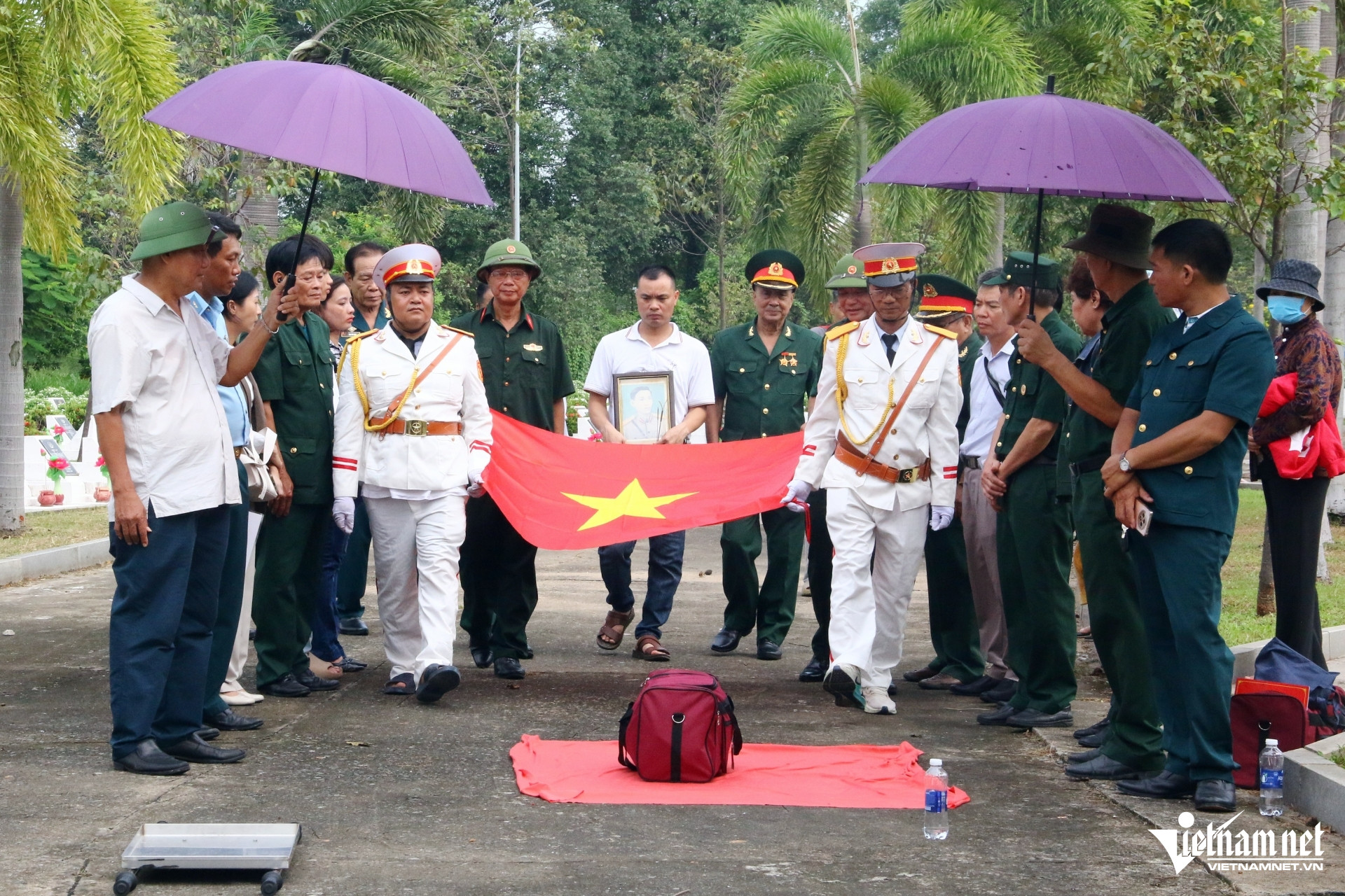 W-nghia trang liet si.jpg