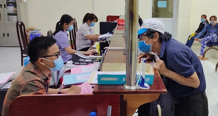 Xin nghỉ hưu trước tuổi, bất ngờ được bổ nhiệm ...