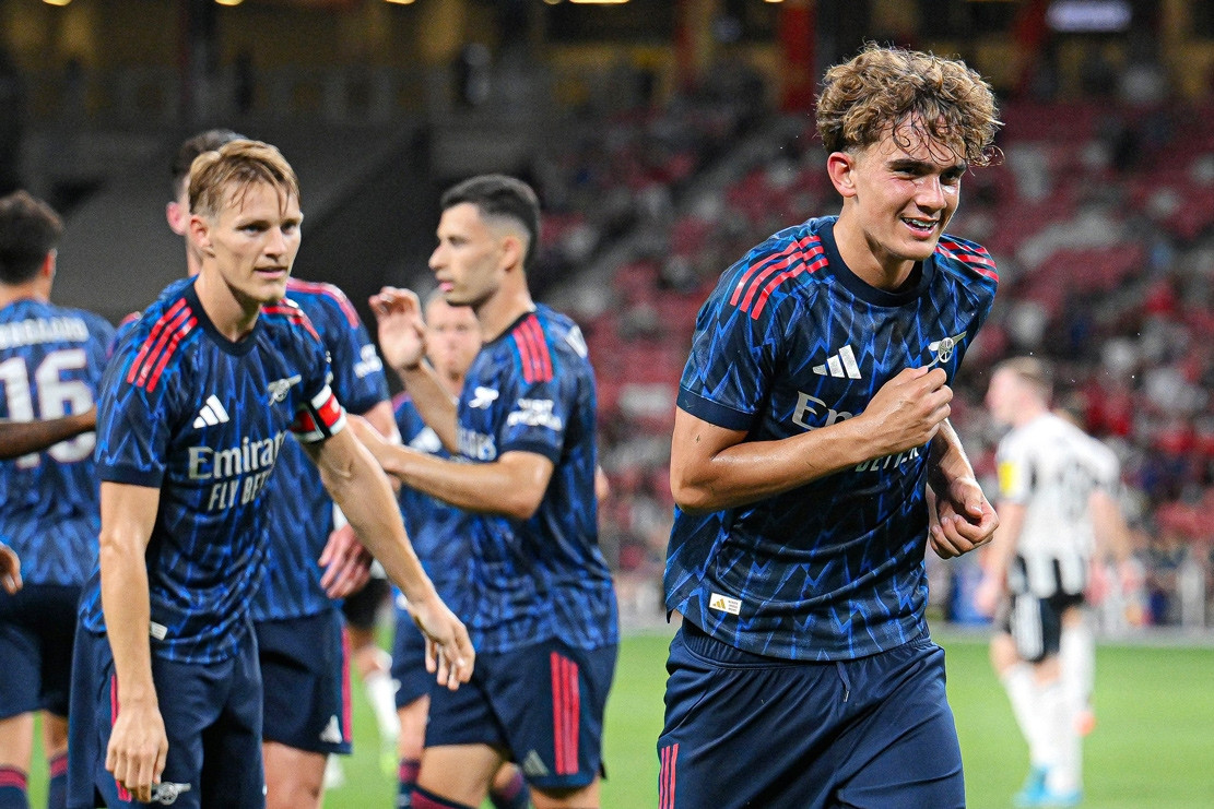 Arsenal thắng Newcastle nhờ phút lóe sáng của 'sao' 15 tuổi