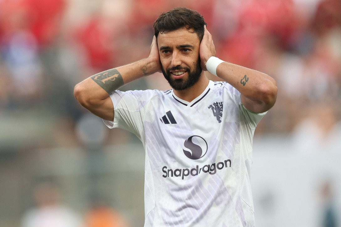 Bruno Fernandes rực sáng giúp MU đánh bại West Ham