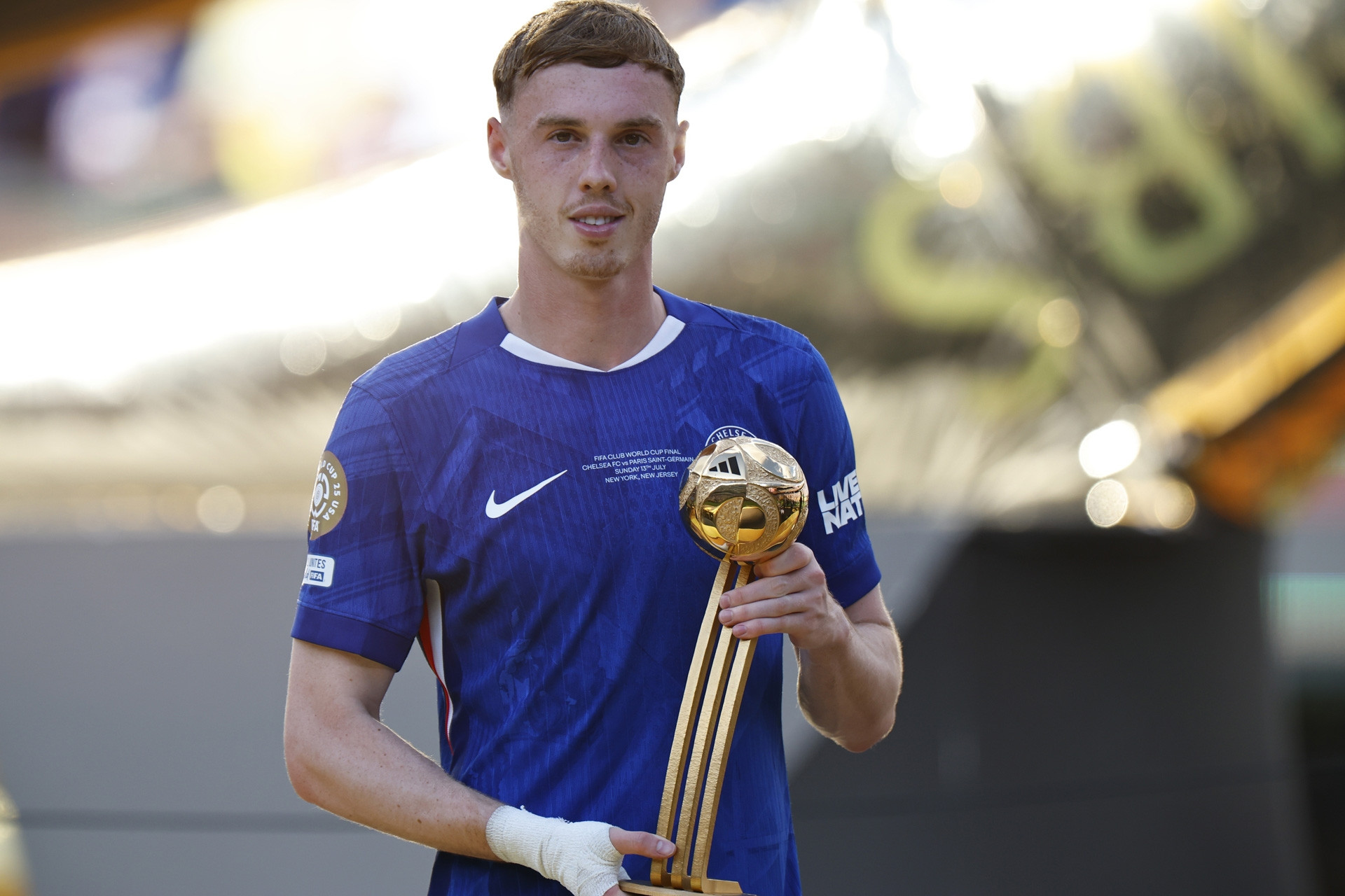 Chelsea hét giá 250 triệu bảng cho Cole Palmer