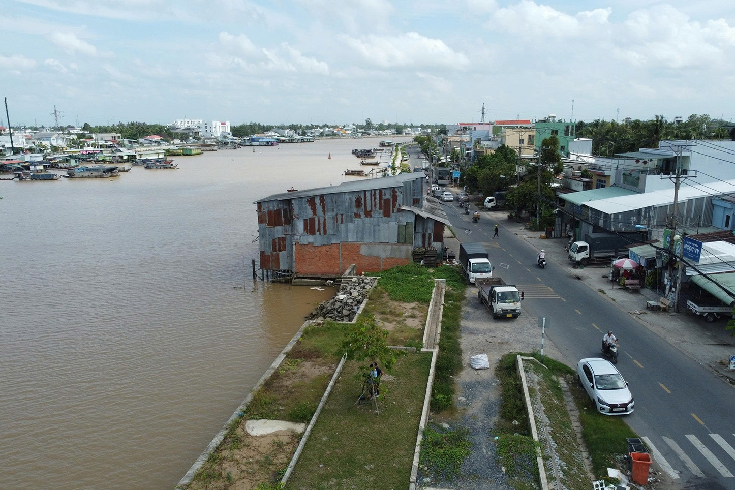Dự án kè sông nghìn tỷ ở miền Tây ‘nằm chờ’... 11 cái gật đầu bàn giao