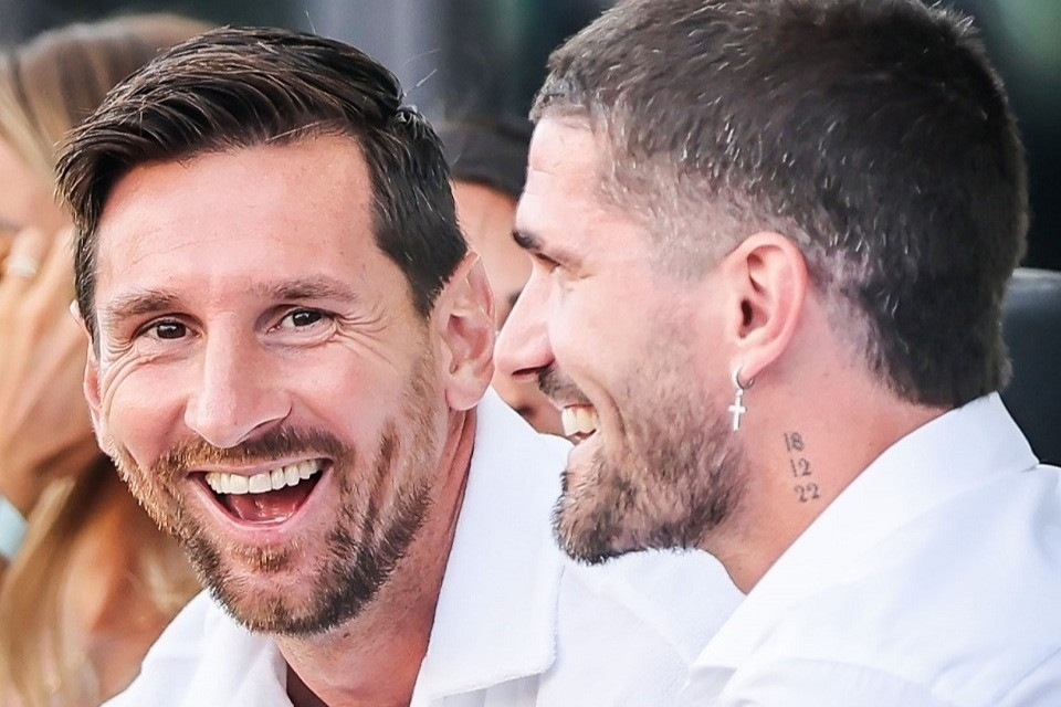 Messi cười như được mùa mừng De Paul ra mắt Inter Miami
