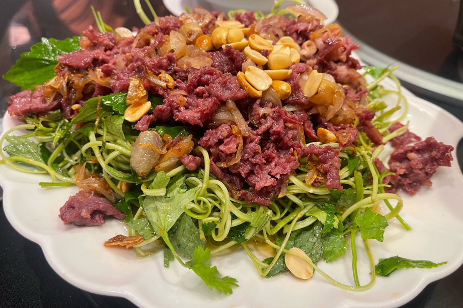 Thịt trâu bổ dưỡng nhưng 3 nhóm người cần tránh ăn