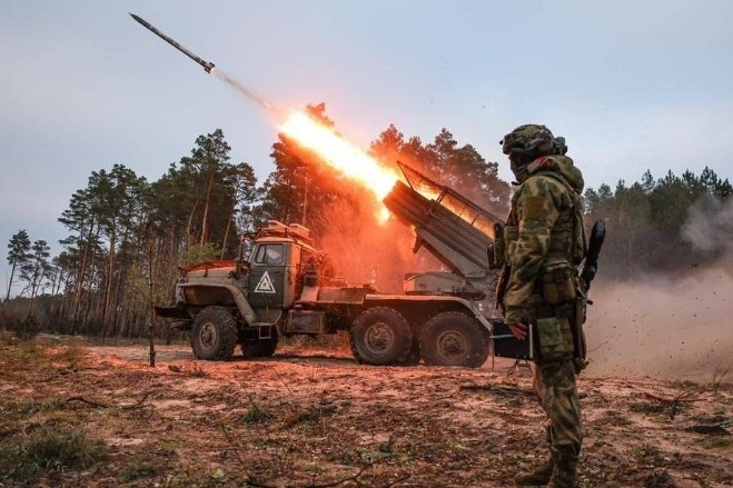 Ukraine tuyên bố bắn hạ chỉ huy Nga, Moscow giành thêm làng ở Dnipropetrovsk