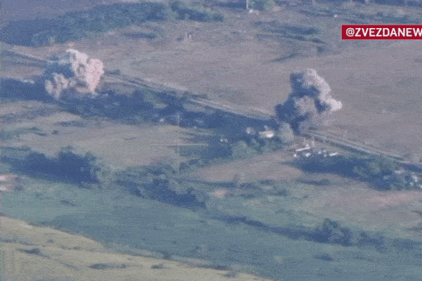 Video quân đội Nga dội bom vào cứ điểm Ukraine ở Kharkiv và Donetsk