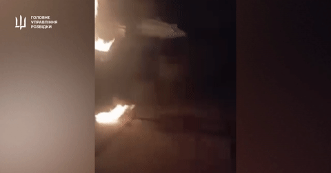 Video tiêm kích Su-27 bị phóng hỏa ngay trong sân bay Nga