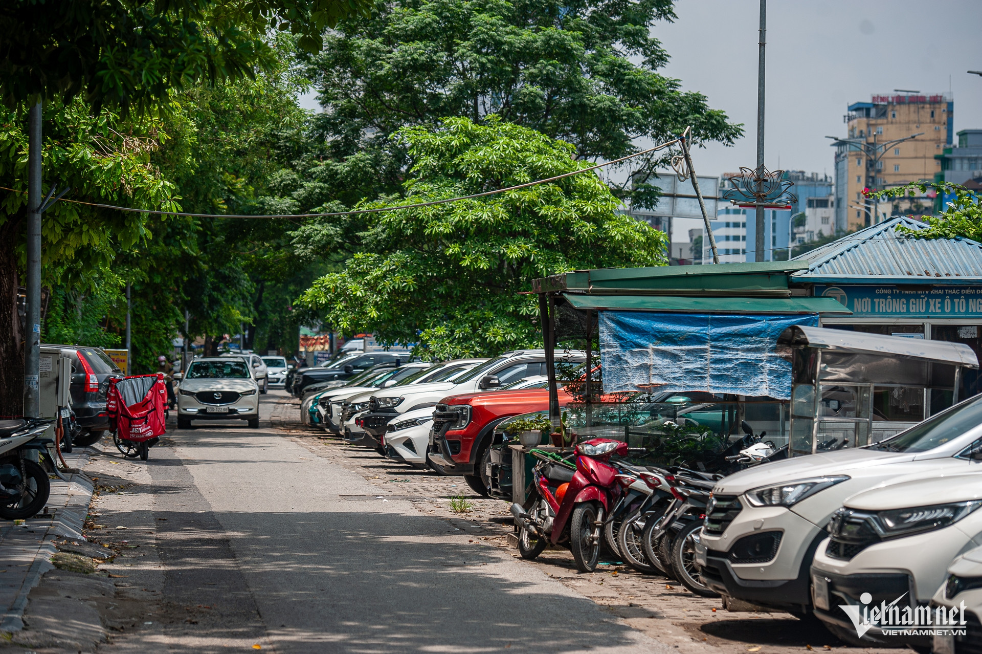 Hà Nội Tích Cực Chuyển Đổi Giao Thông Xanh với Trạm Sạc Xe Điện