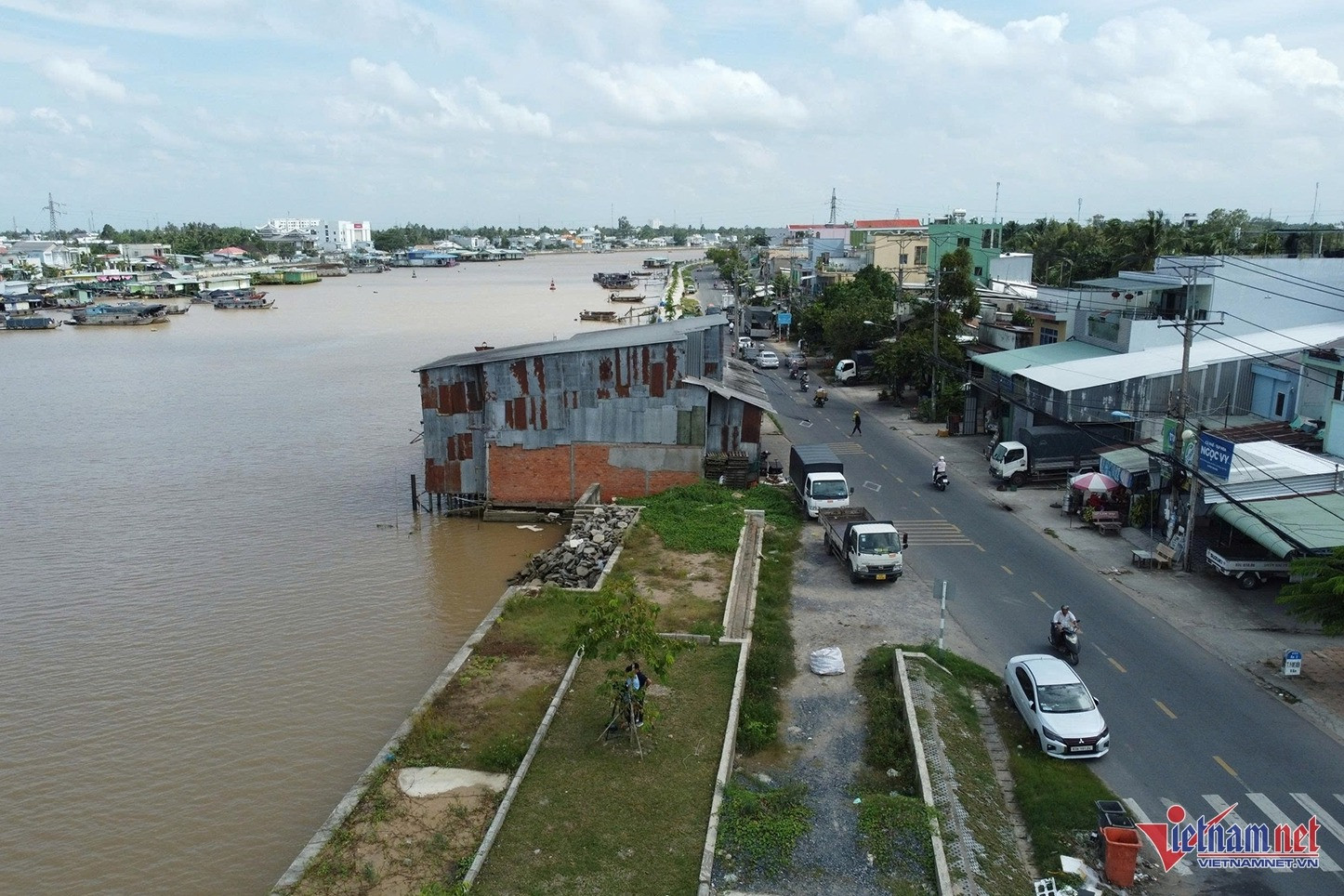 W-kè sông CT 01.jpg