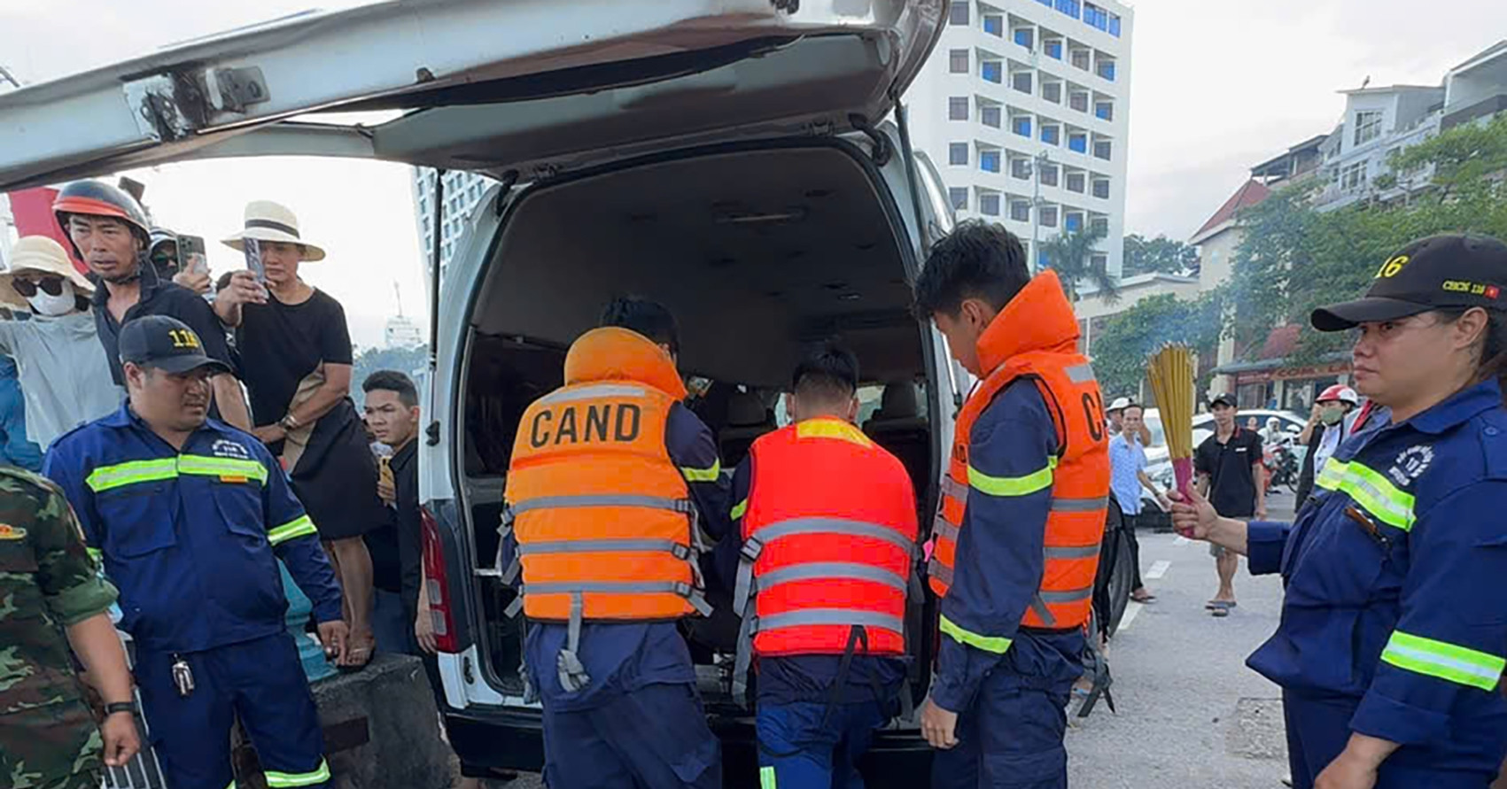 Xác định danh tính nạn nhân cuối cùng vụ lật tàu Vịnh Xanh 58, hoàn tất tìm kiếm