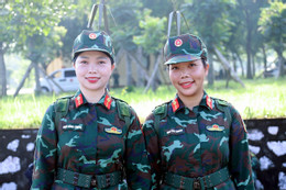 Hai chị em ruột tự hào trong cùng một khối diễu binh 2/9