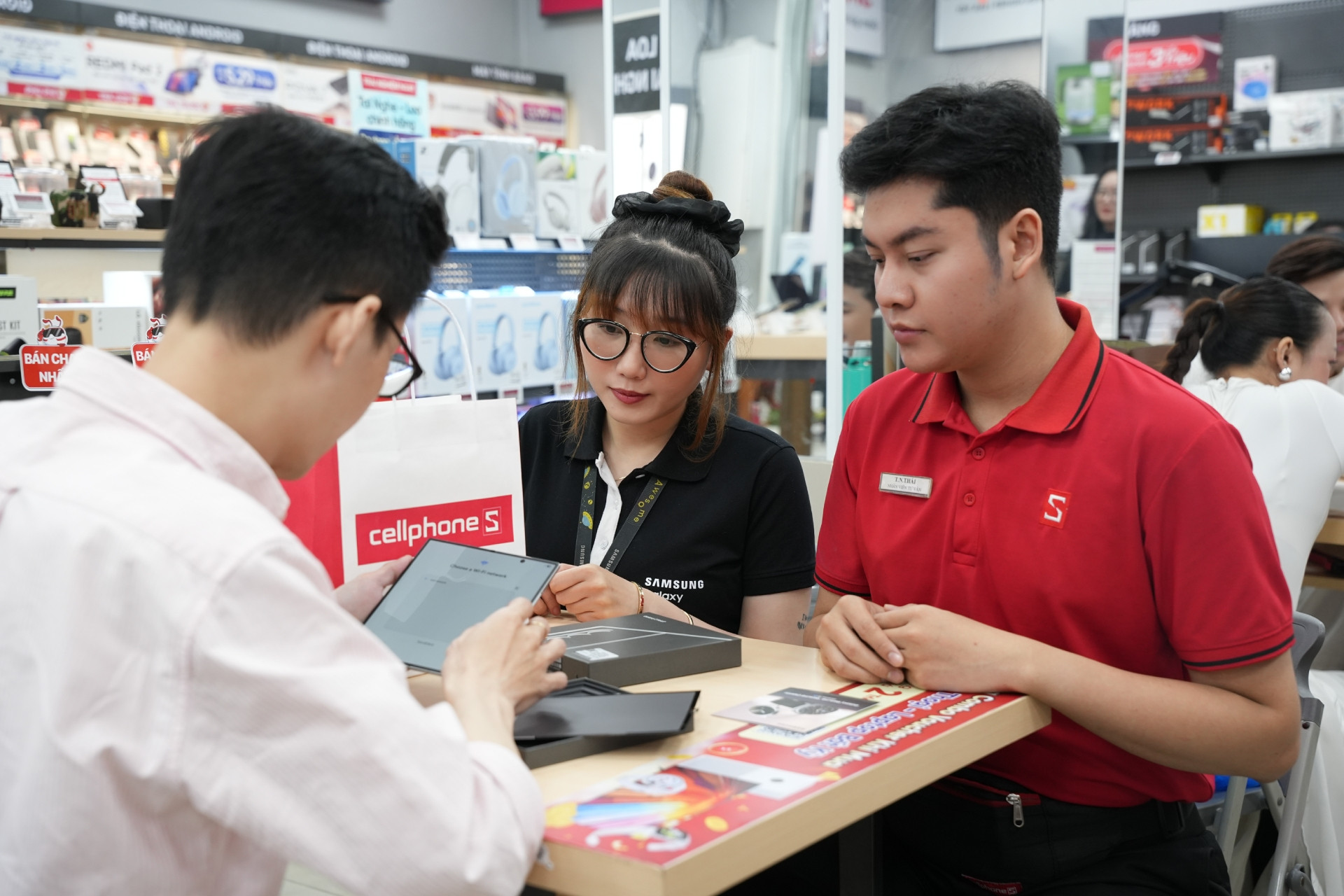 CellphoneS mở bán Galaxy Z Fold 7 và Z Flip 7, ưu đãi 5 triệu kèm nhiều quà tặng