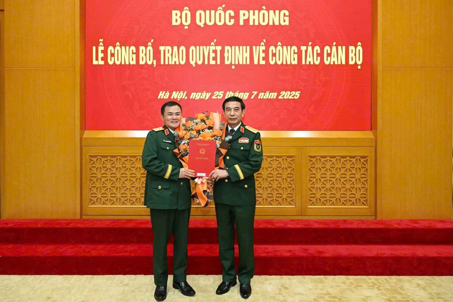 Chủ tịch Viettel Tào Đức Thắng được thăng quân hàm Trung tướng