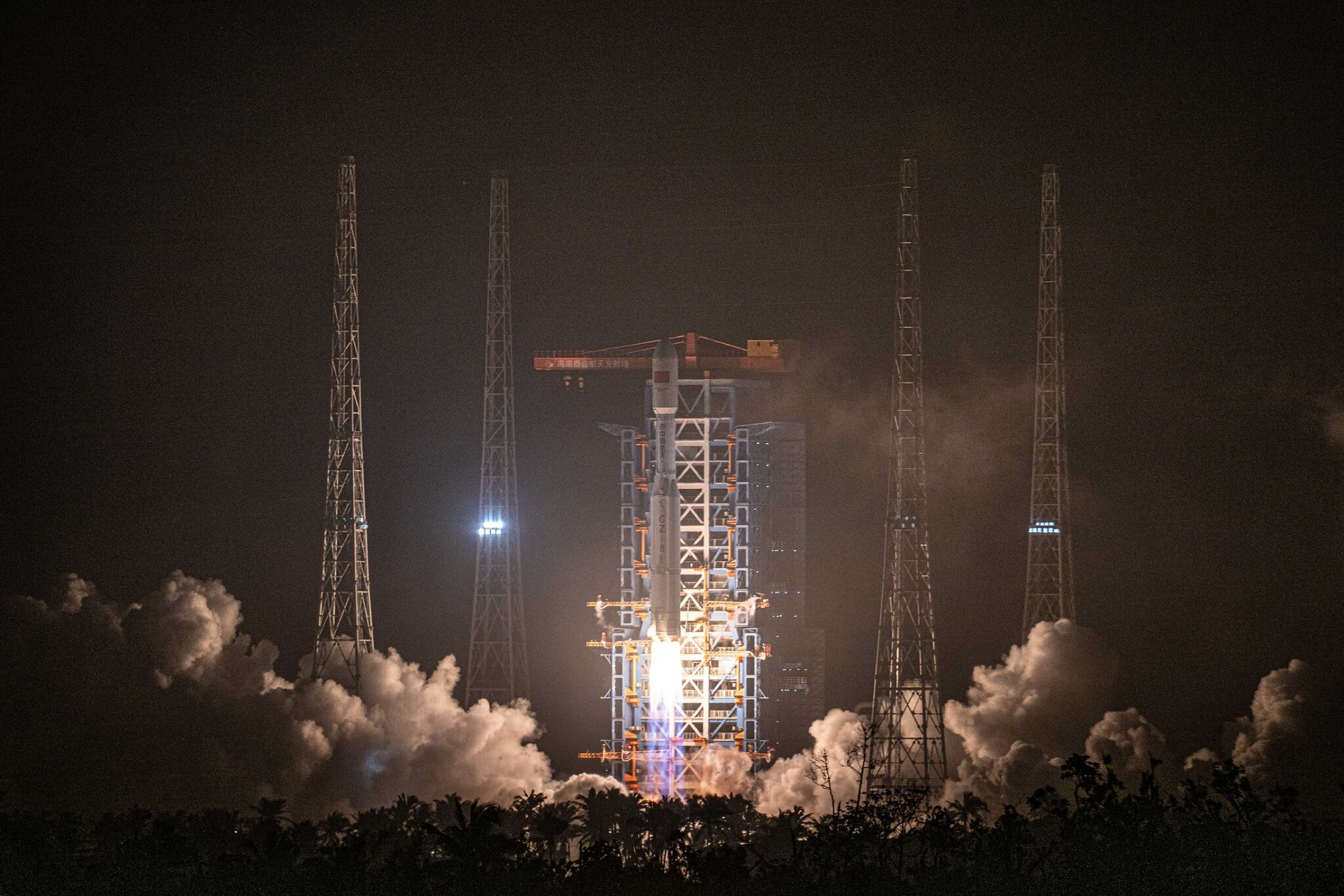Cuộc đua không gian: Trung Quốc chật vật chạy theo SpaceX của Elon Musk