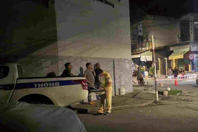 Đang chơi đùa, bé gái 4 tuổi bị xe taxi công nghệ cán tử vong thương tâm