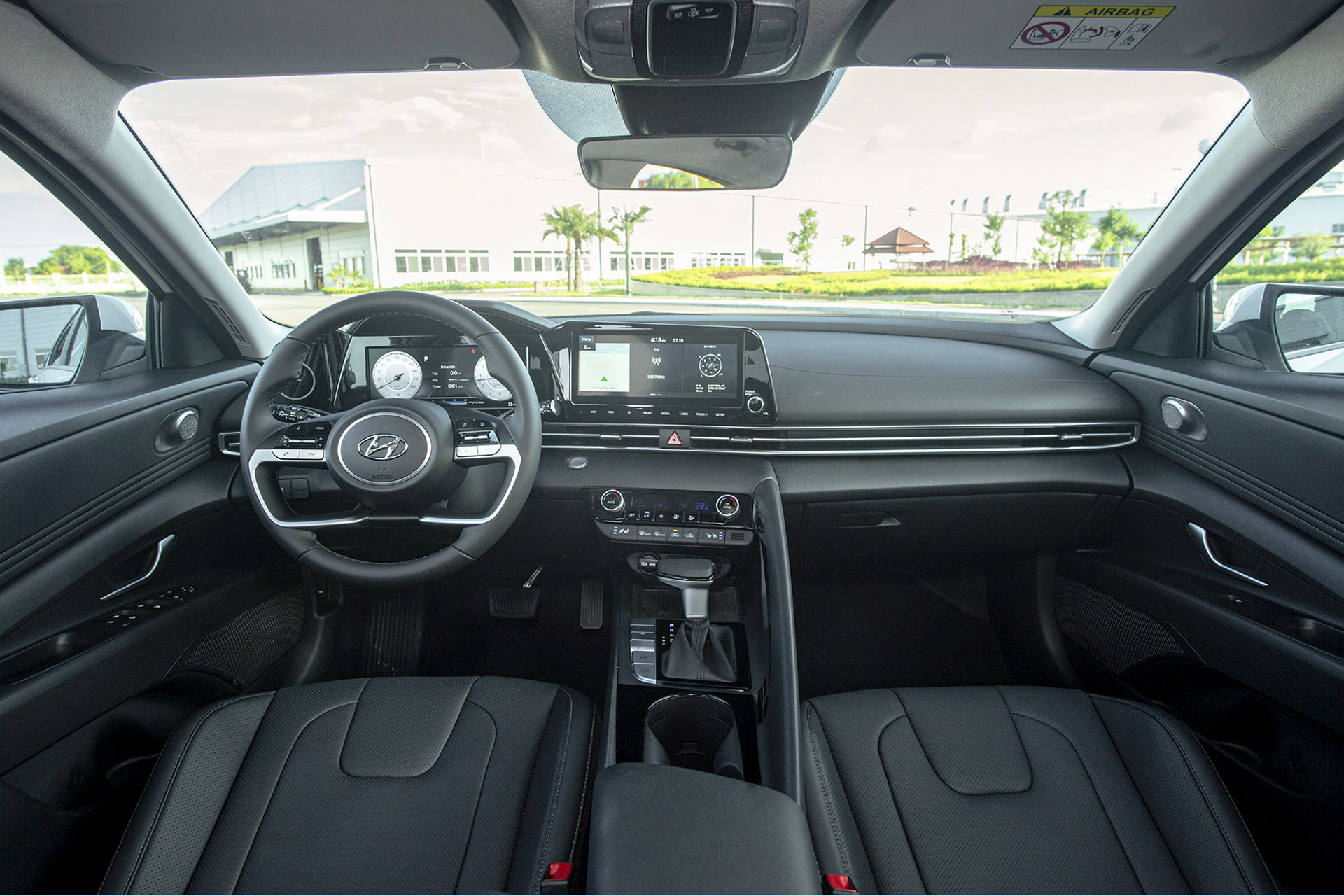 Hyundai elantra noi that.jpg