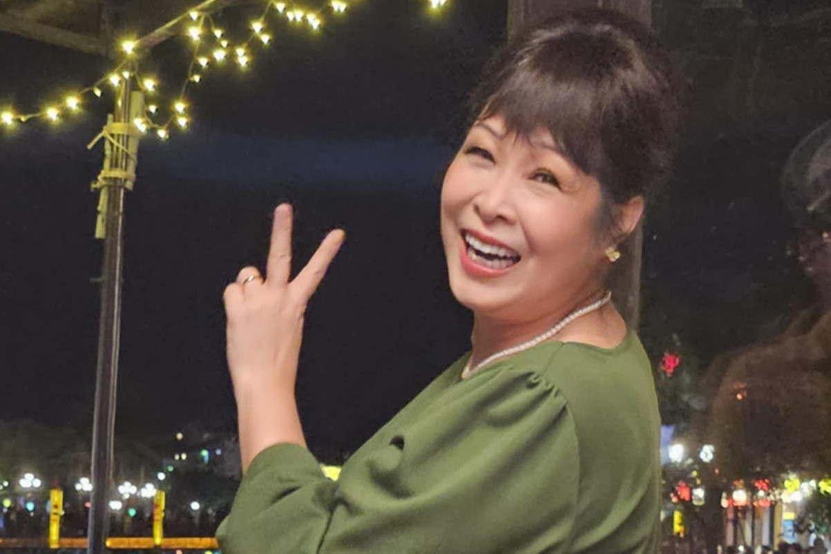 NSND Hồng Vân tươi trẻ, ca sĩ Thiều Bảo Trâm sexy hết nấc