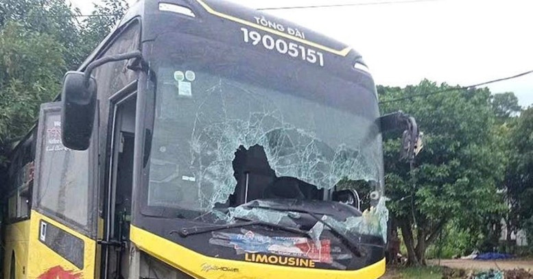 Từ vụ lật ô tô 10 người chết ở Hà Tĩnh: Xe khách không phù hiệu có bị xử phạt?