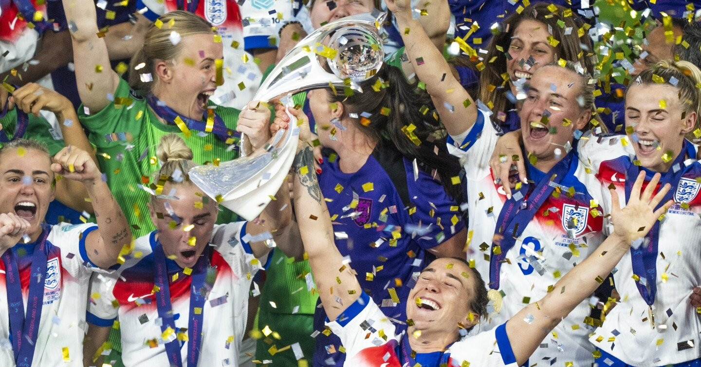Tuyển nữ Anh đánh bại Tây Ban Nha, đoạt chức vô địch EURO 2025
